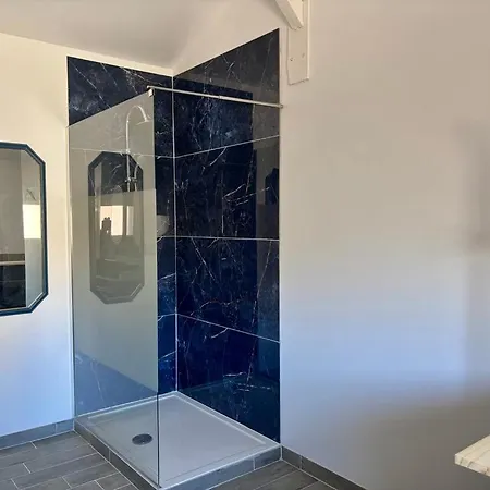 Maison Centre Avec Jacuzzi Interieur *