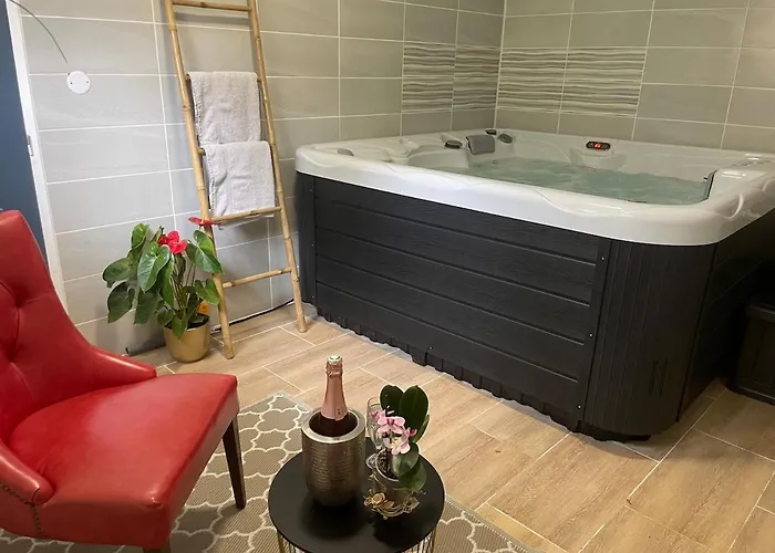 Maison Centre Avec Jacuzzi Interieur *